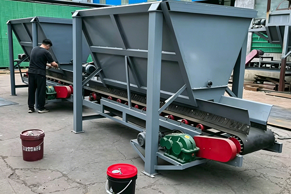 阿里小型有机肥变频料仓 - 变频调速自动给料设备 - 产品中心