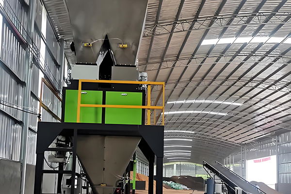 单斗与双斗有机肥包装机分别匹配不同规模生产线批量出货