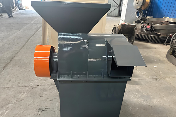 小型立式粉碎机电机功率 7.5-15KW 参数对比 - 不同功率对应产能对照